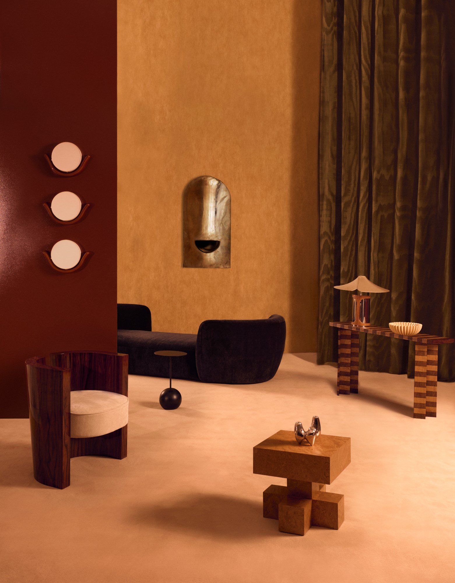 Striped Oak Console by Studio Goons in Néo-Art Déco, Elle Décoration, February/March 2025 issue. Art direction and styling by Aurore Sfez.