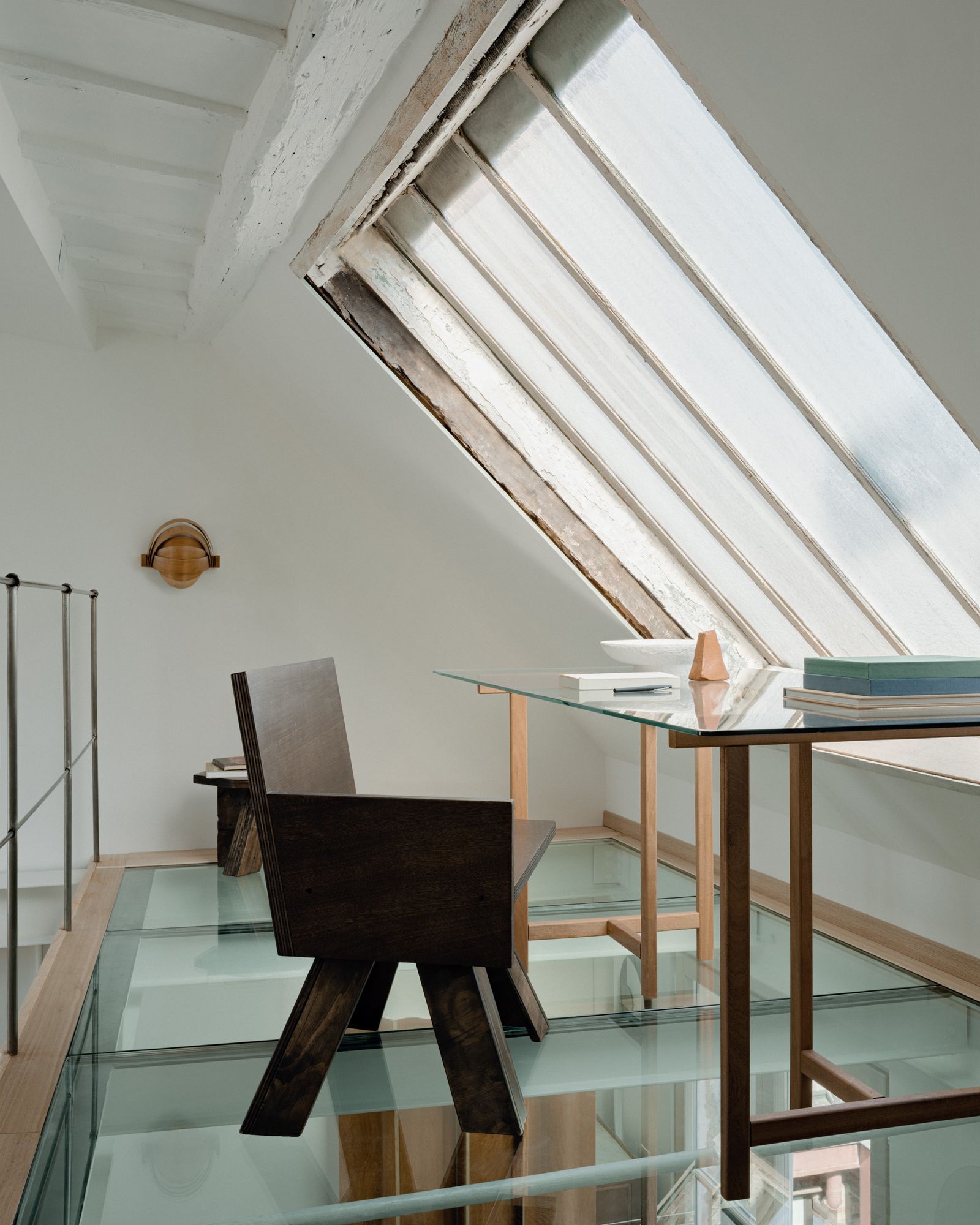 Milk Decoration n11, a Paris apartment by Louis Denavaut