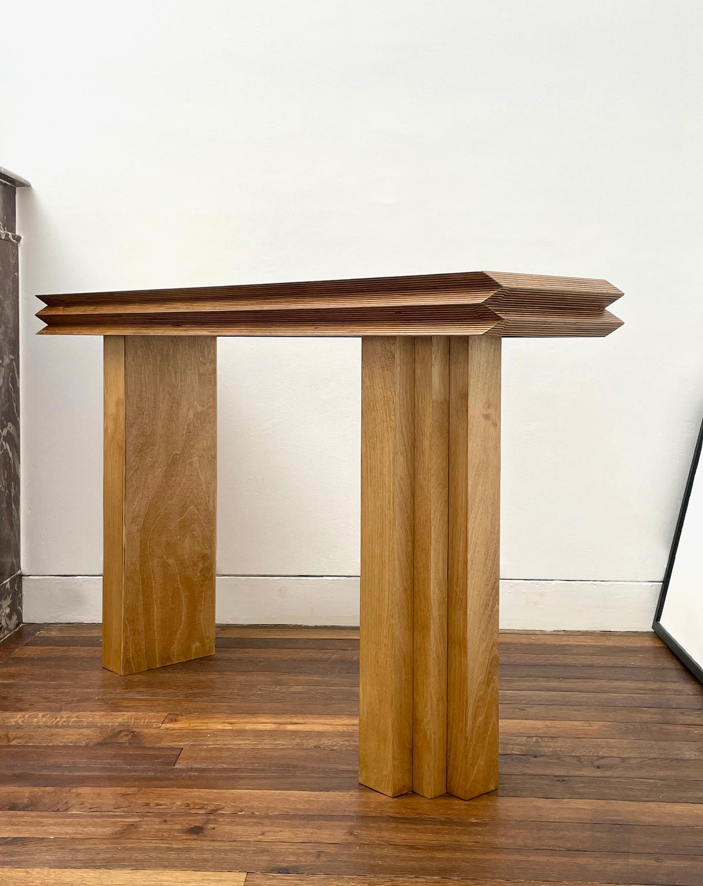 M Console Table, additional view